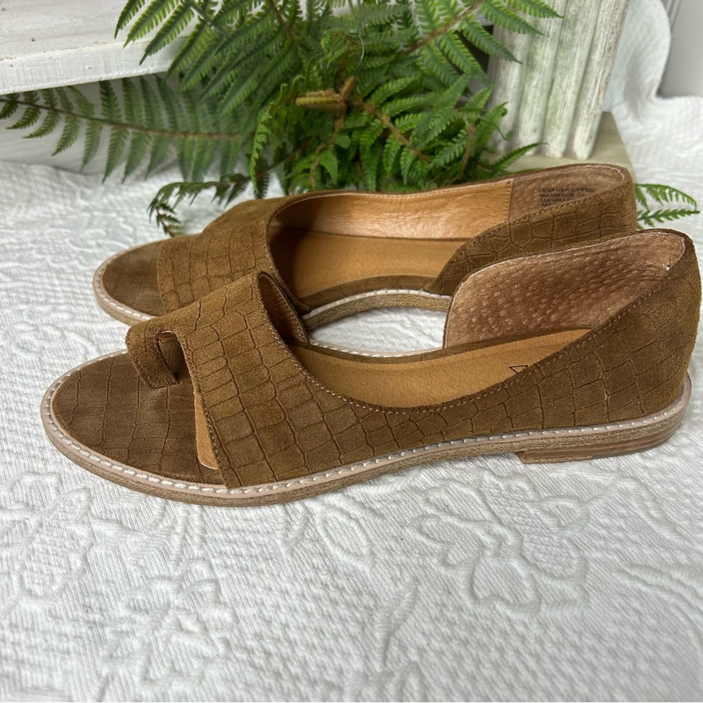KELSI DAGGER BROOKLYN Susanase Crocco Embossed Sandals